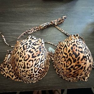 Victoria’s Secret bombshell bikini top